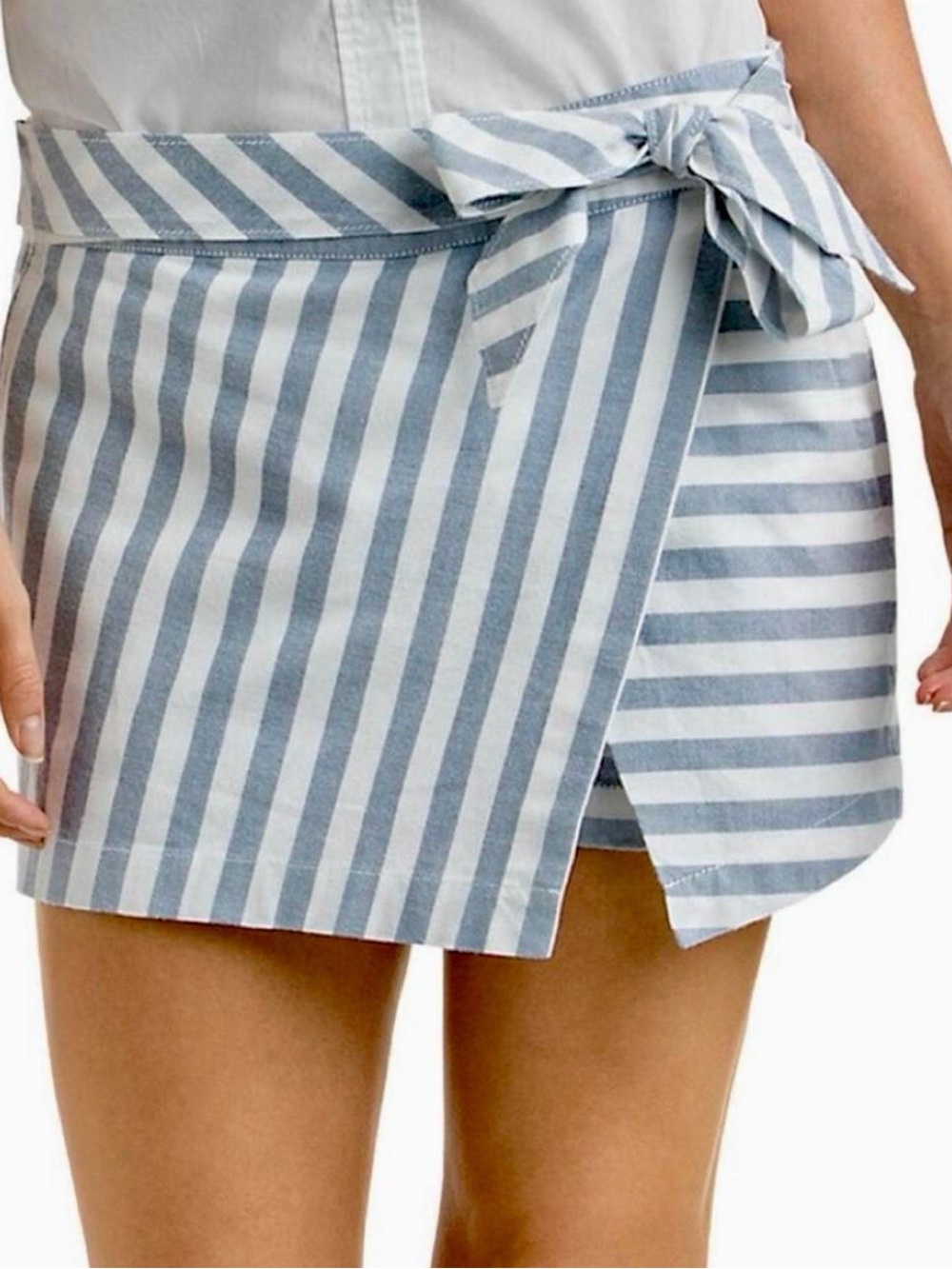 Vineyard Vines Striped Blue and White skort